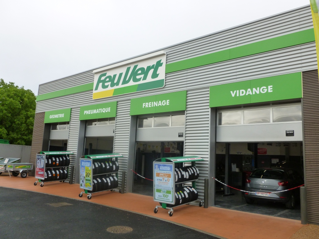 Feuvert Centre Auto atelier et surface de vente Feu vert Franchise