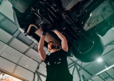 Feu vert services réparation échappement d'un véhicule